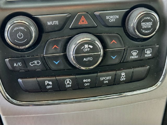 Used 2018 Jeep Grand Cherokee Limited AWD/4WD image 19