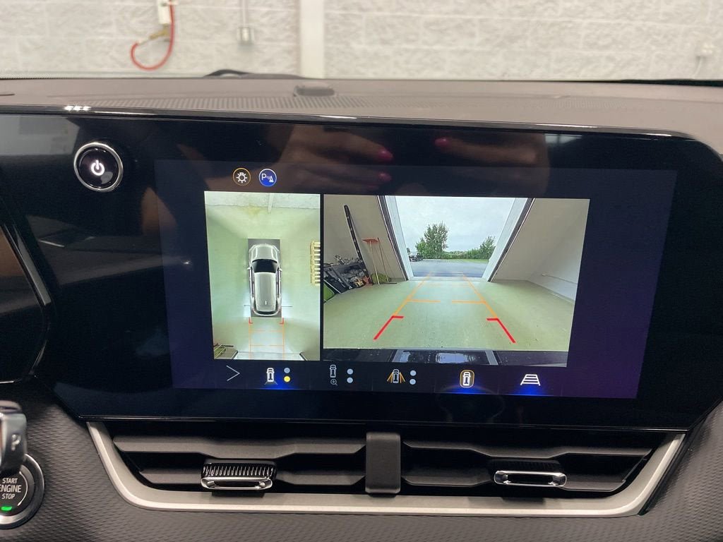 New 2026 Chevrolet Equinox LT w/ Convenience Package II image 36