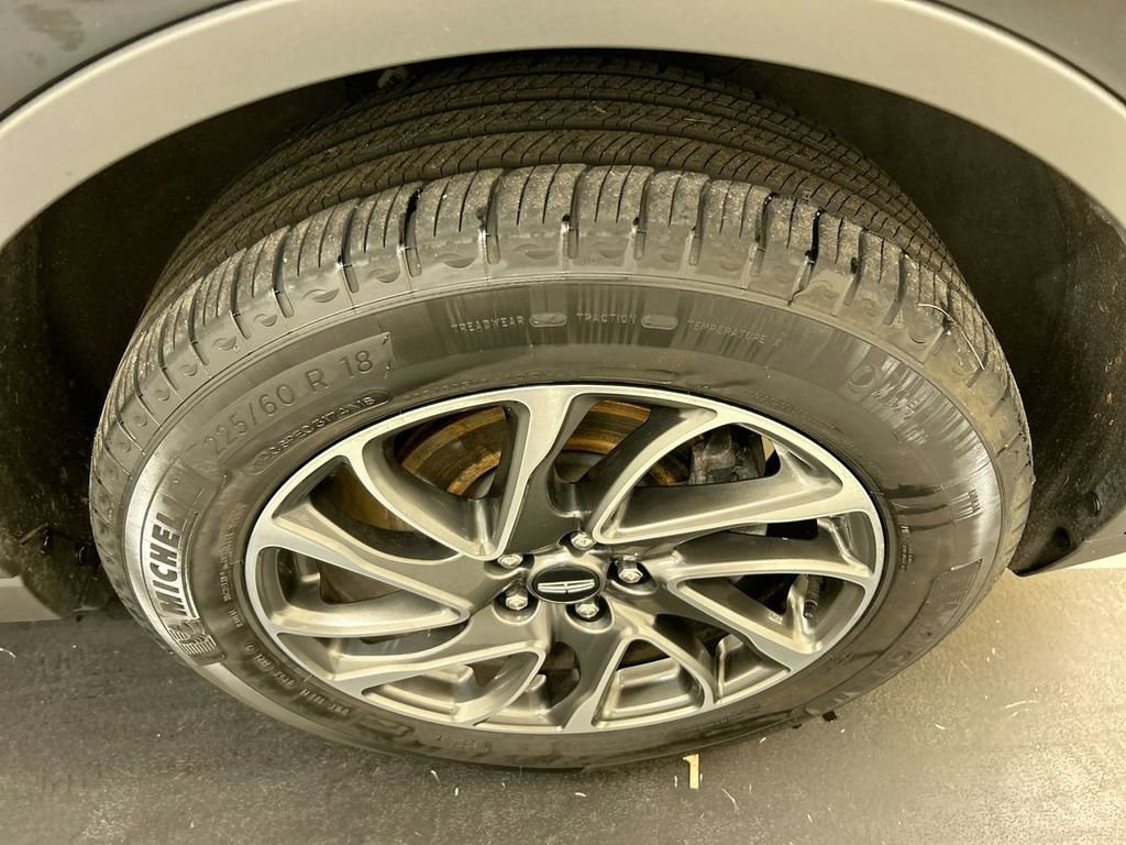 Used 2022 Lincoln Corsair AWD w/ Equipment Group 101A image 8
