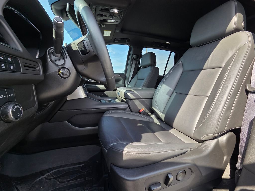 Used 2024 Chevrolet Tahoe Z71 w/ Luxury Package image 24