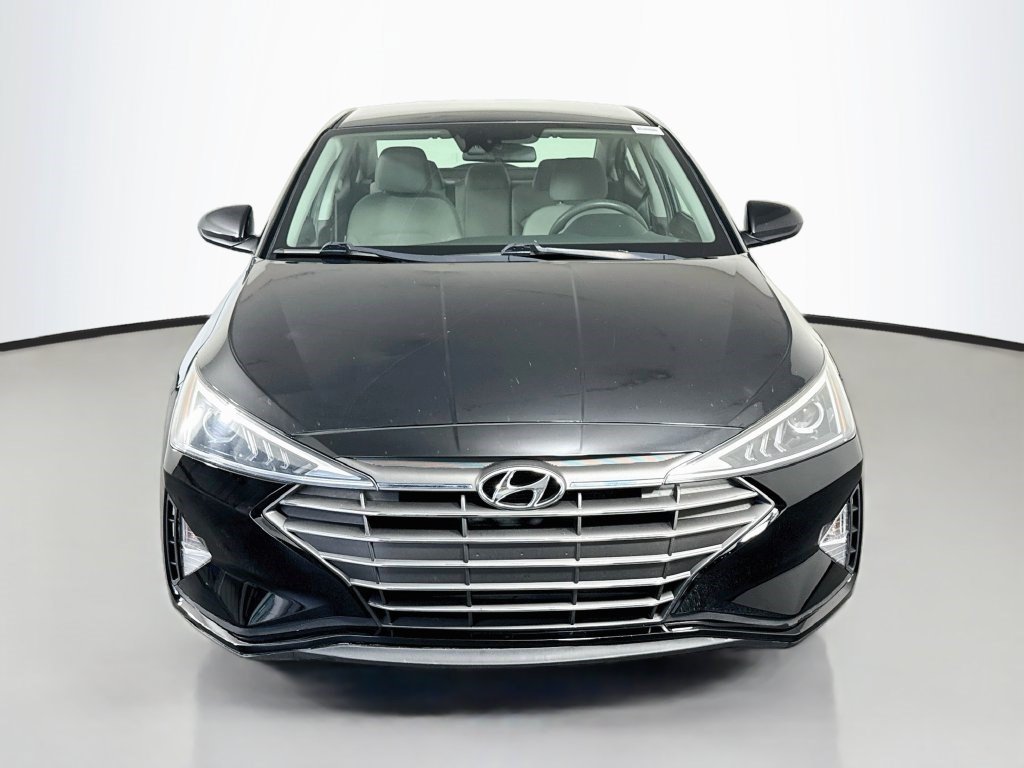 Used 2020 Hyundai Elantra SE FWD image 2