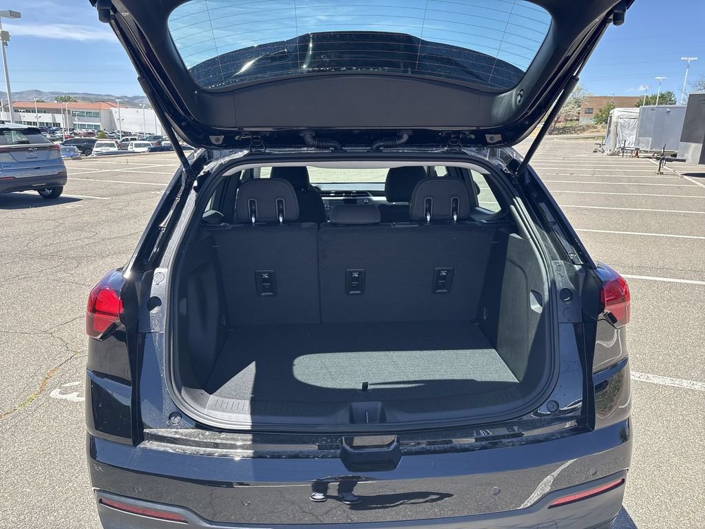 New 2027 Chevrolet Bolt LT w/ Comfort Package FWD image 26