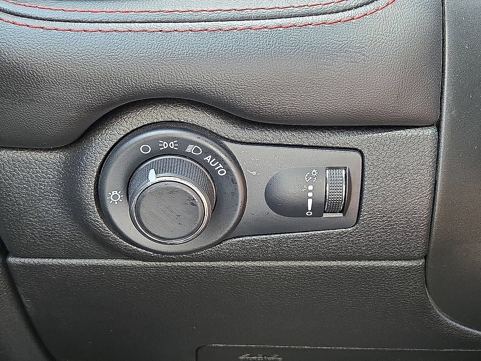Used 2025 Dodge Durango GT AWD/4WD image 26