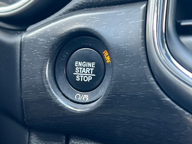 Used 2018 Jeep Grand Cherokee Laredo w/ All-Weather Capability Group image 28