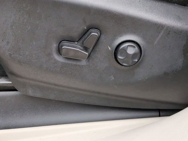 Used 2024 Chrysler Pacifica Touring-L image 13