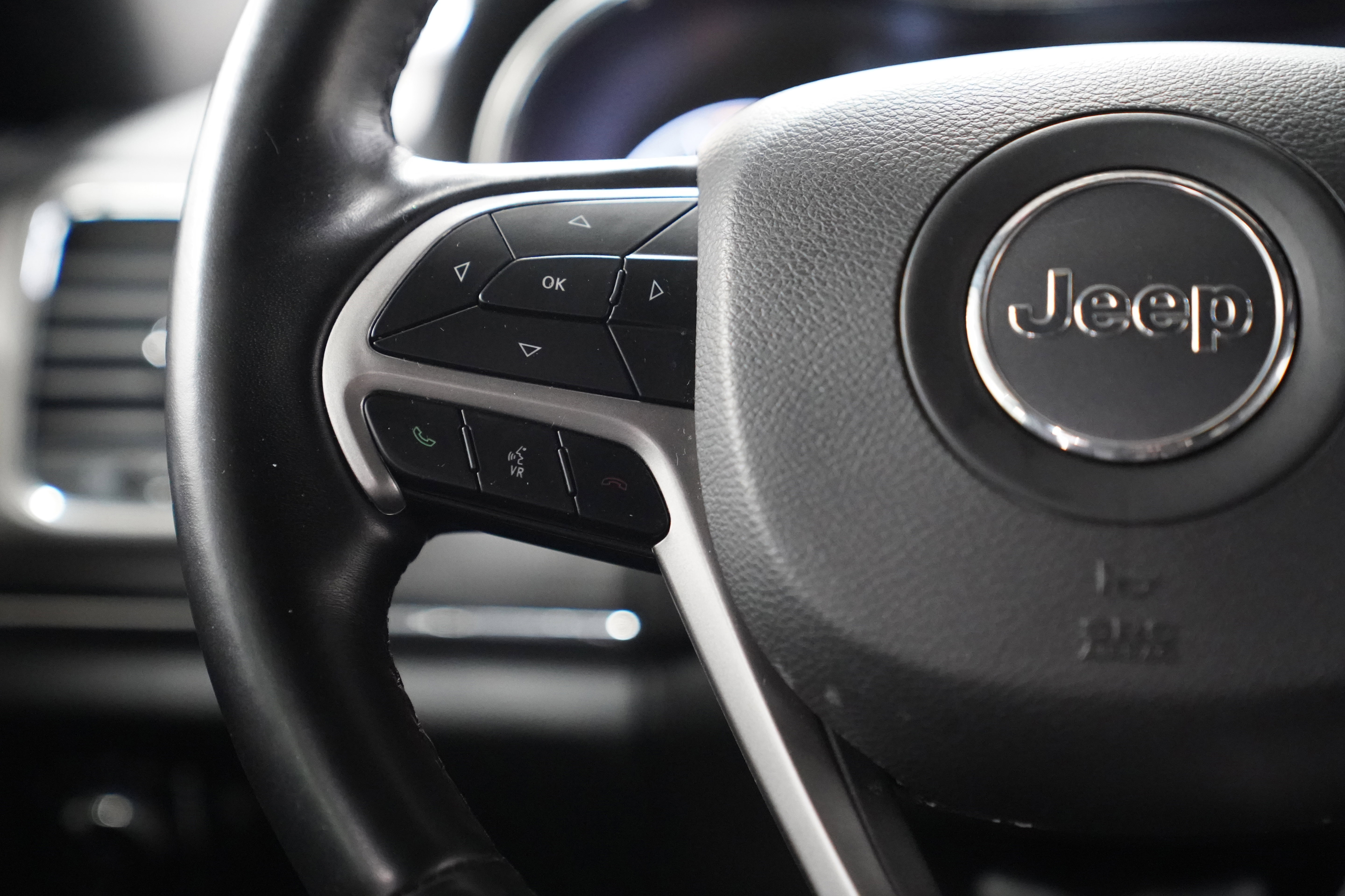 Used 2022 Jeep Grand Cherokee Limited AWD/4WD image 19