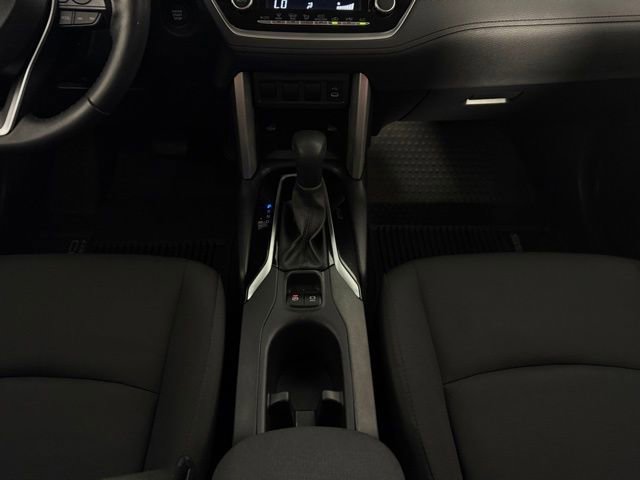 Used 2024 Toyota Corolla Cross LE FWD image 22