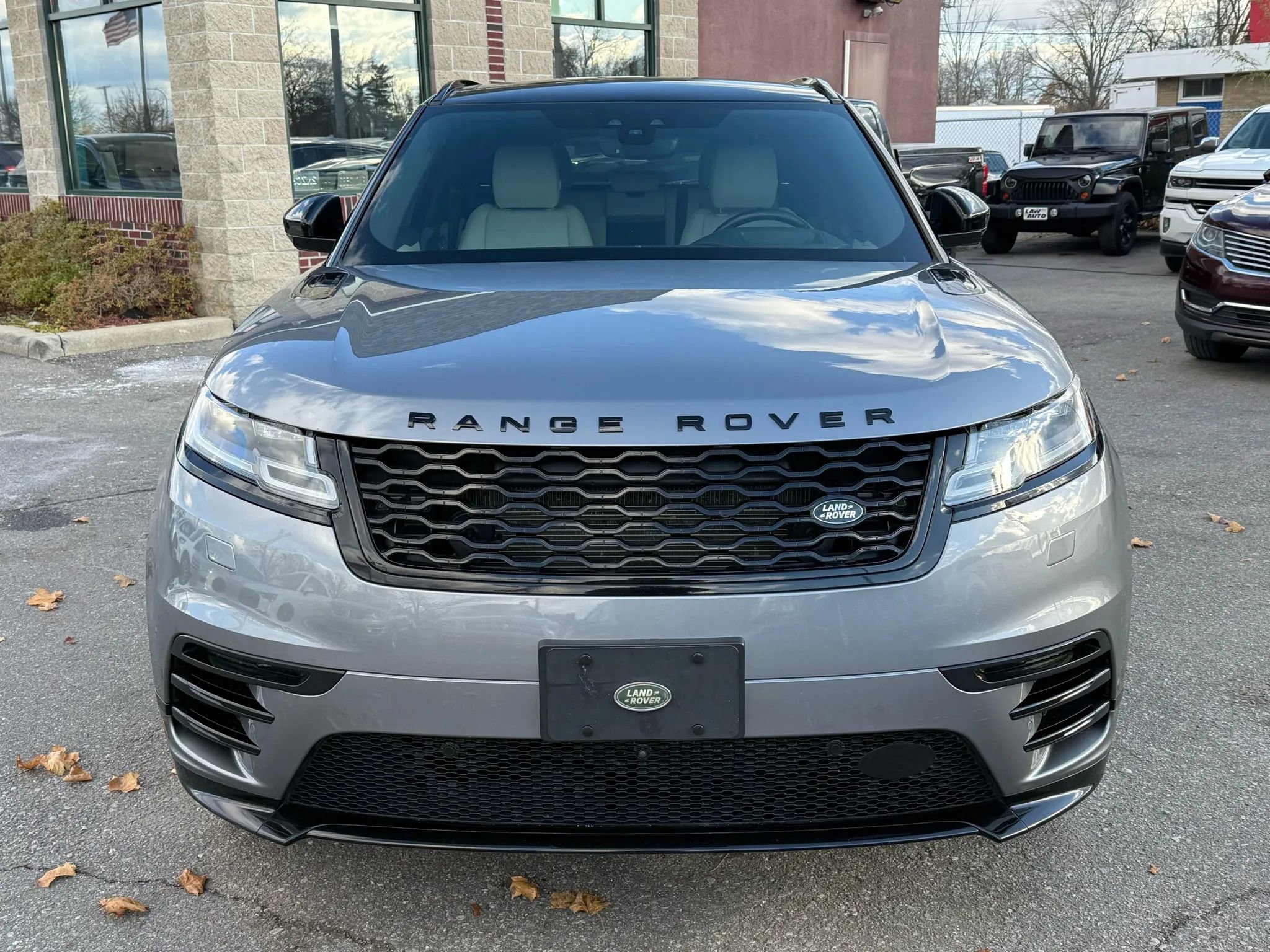 Used 2020 Land Rover Range Rover Velar R-Dynamic S image 2