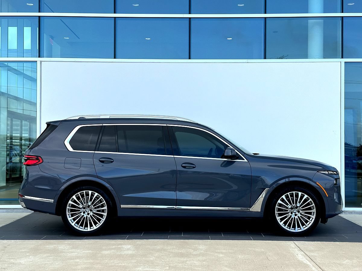 Certified 2024 BMW X7 xDrive40i w/ Climate Comfort Package AWD/4WD image 3