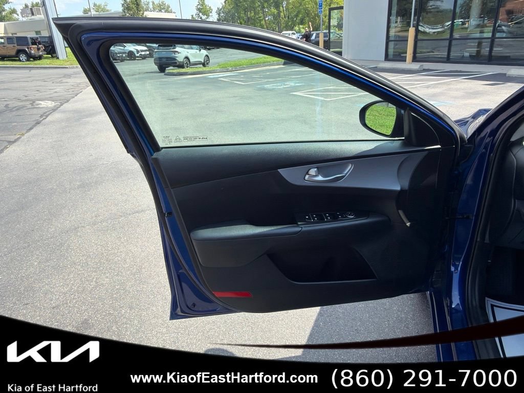 Certified 2023 Kia Forte LXS w/ LXS Technology Package FWD image 24