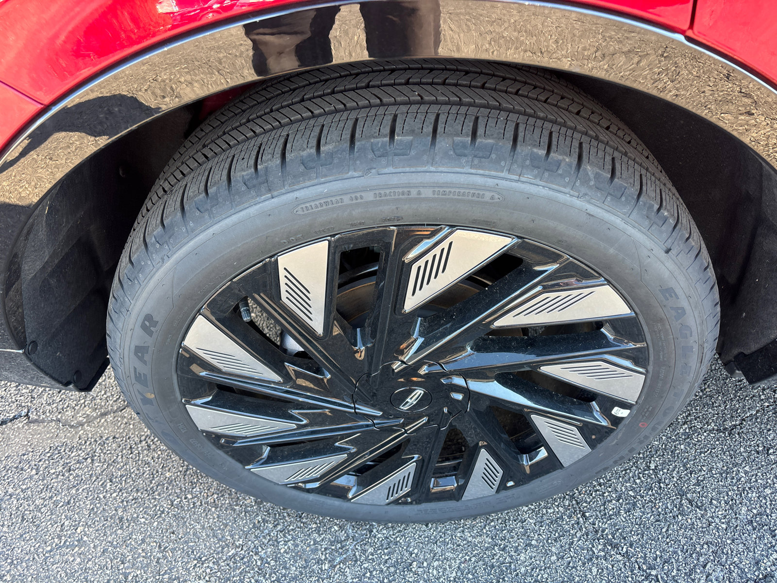 New 2026 Lincoln Nautilus Reserve w/ Jet Appearance Package AWD/4WD image 10