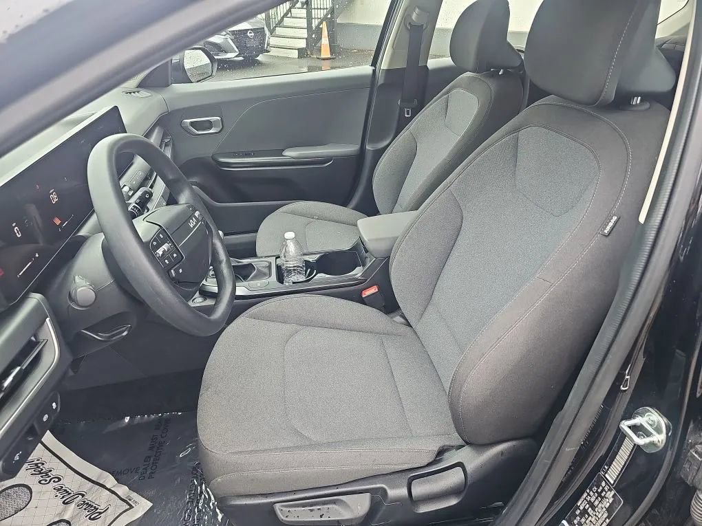 Used 2025 Kia K4 image 14