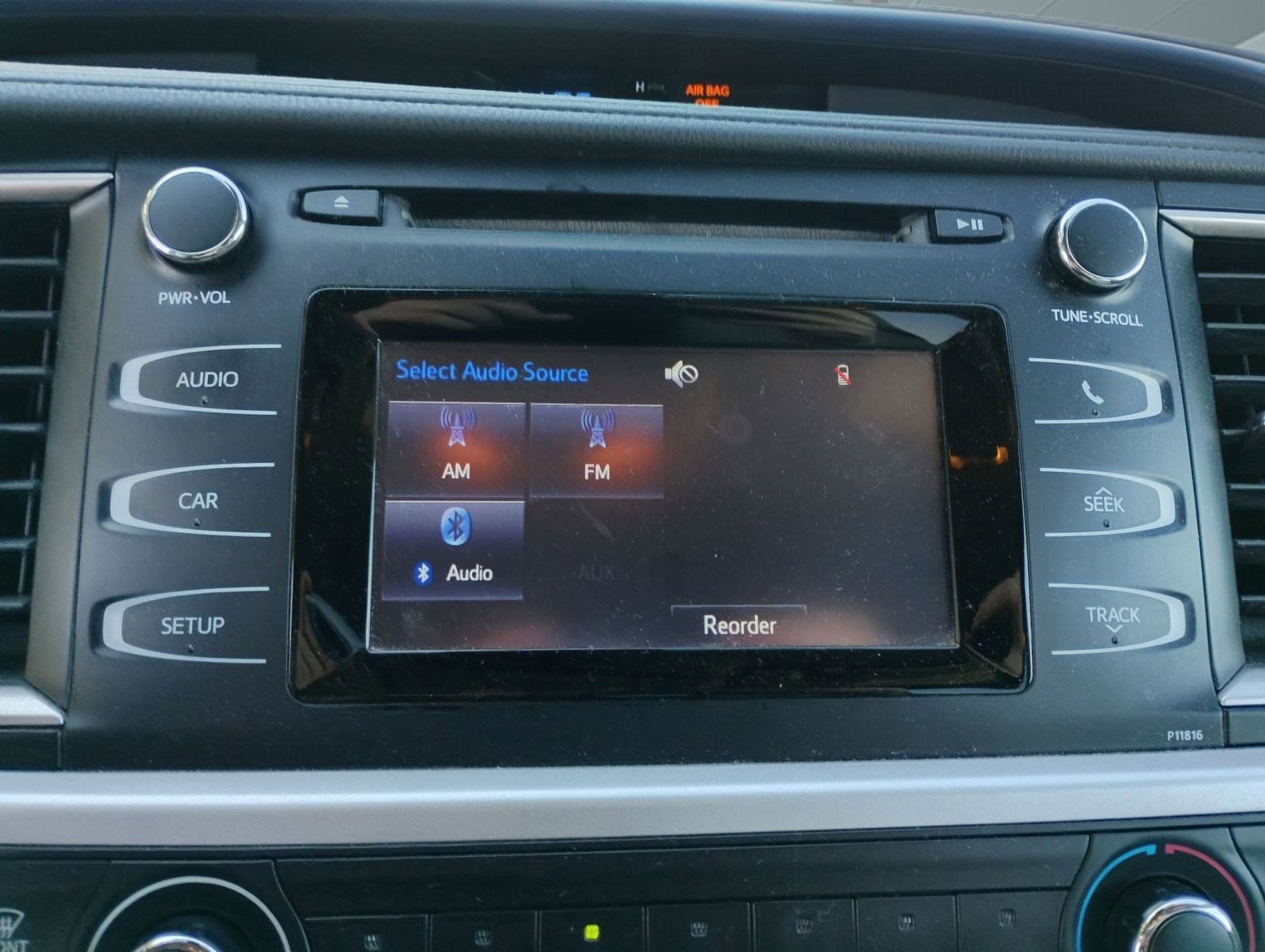 Used 2019 Toyota Highlander LE image 19