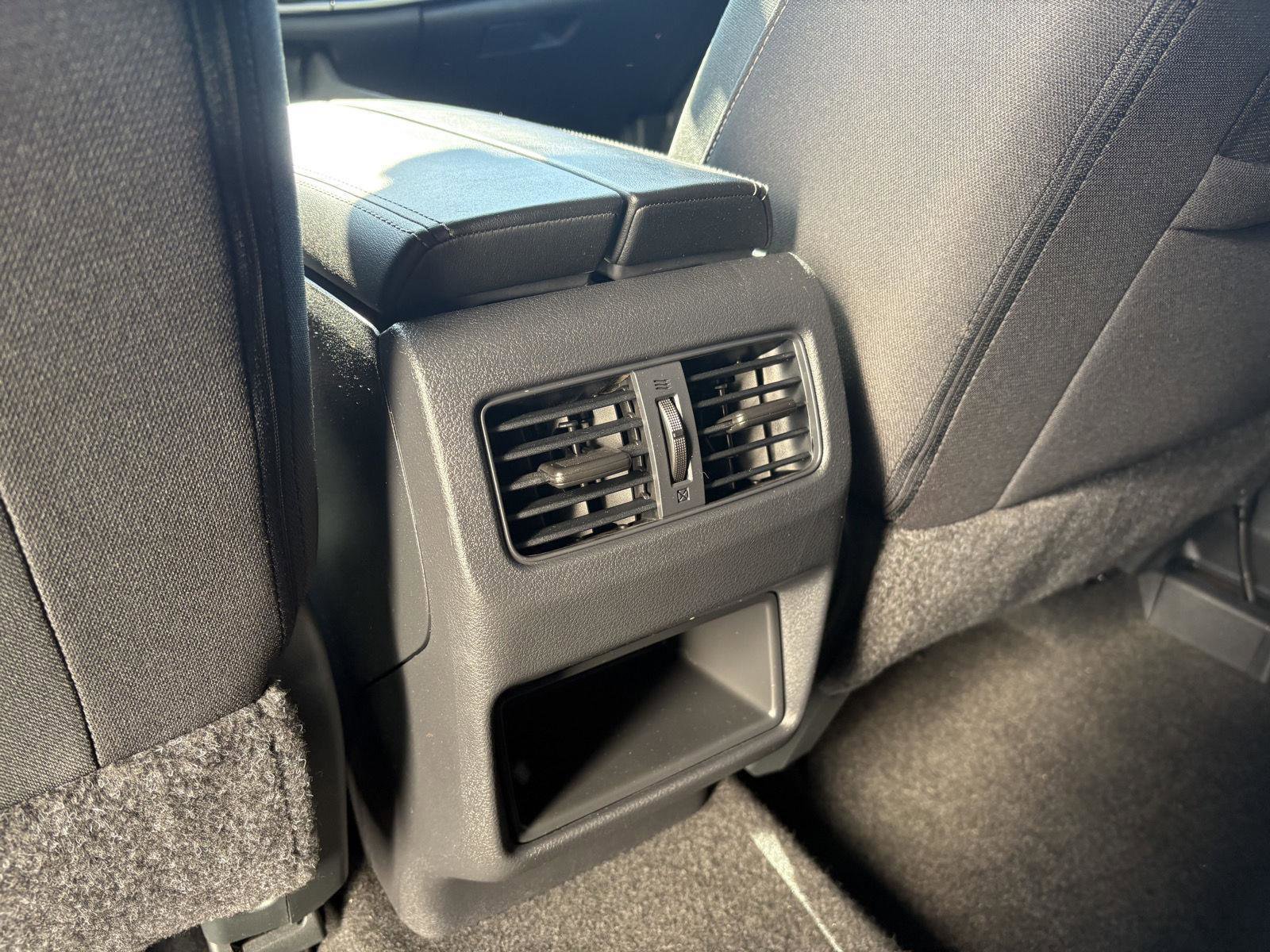 Used 2023 Nissan Rogue S AWD/4WD image 16