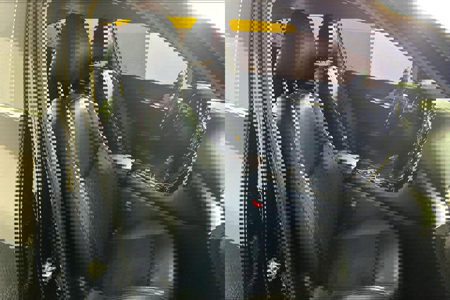 Used 2016 Nissan Maxima SR w/ Interior Lighting Package image 10