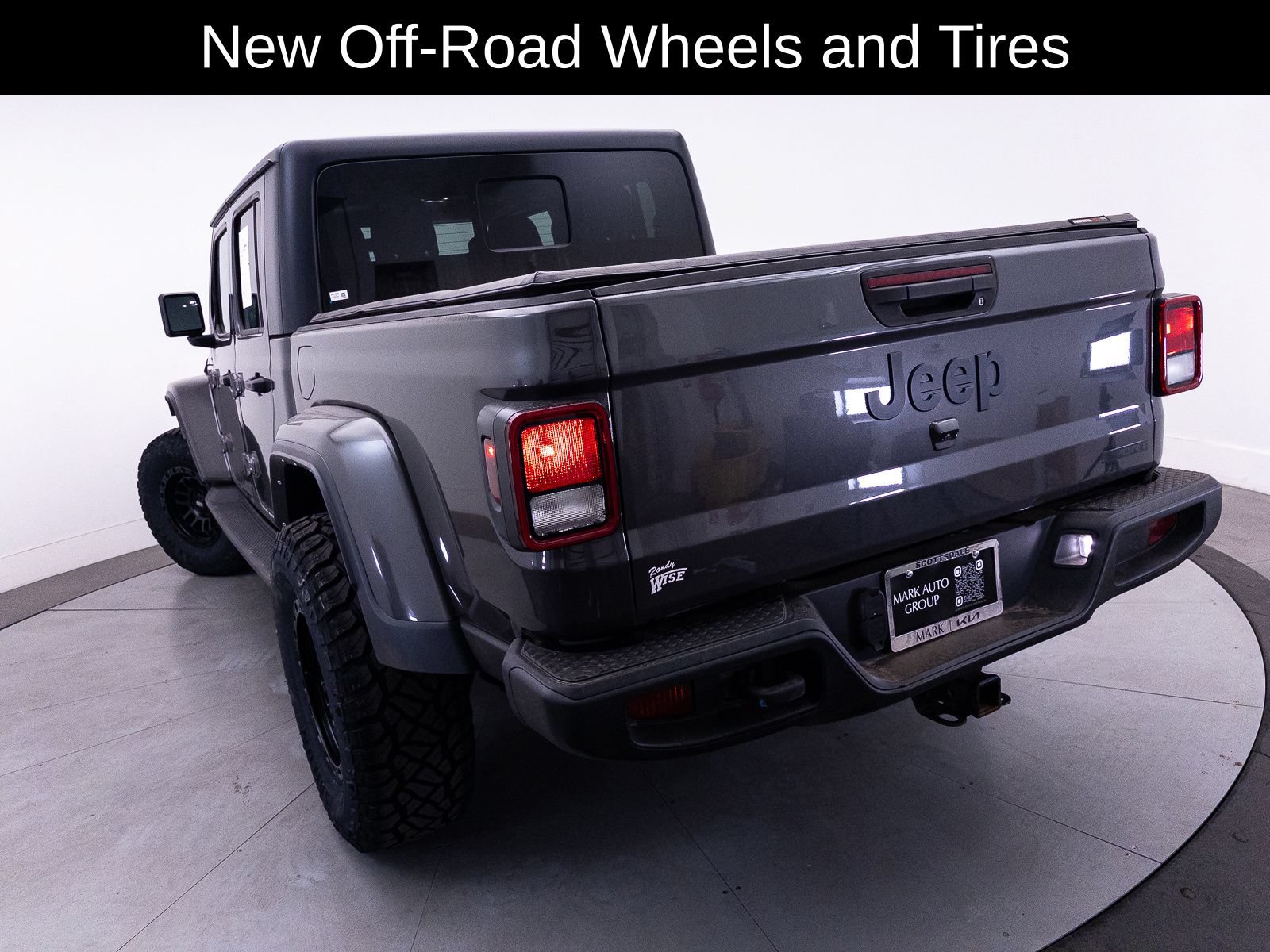 Used 2021 Jeep Gladiator Sport AWD/4WD image 5