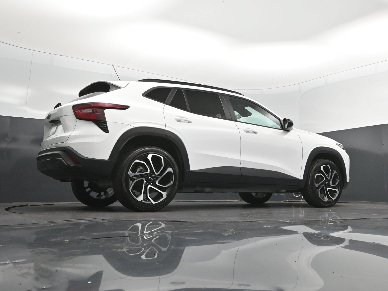 Certified 2024 Chevrolet Trax RS FWD image 42