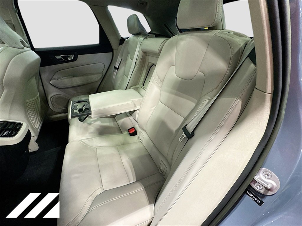 Used 2022 Volvo XC60 B6 Inscription w/ Advanced Package image 27