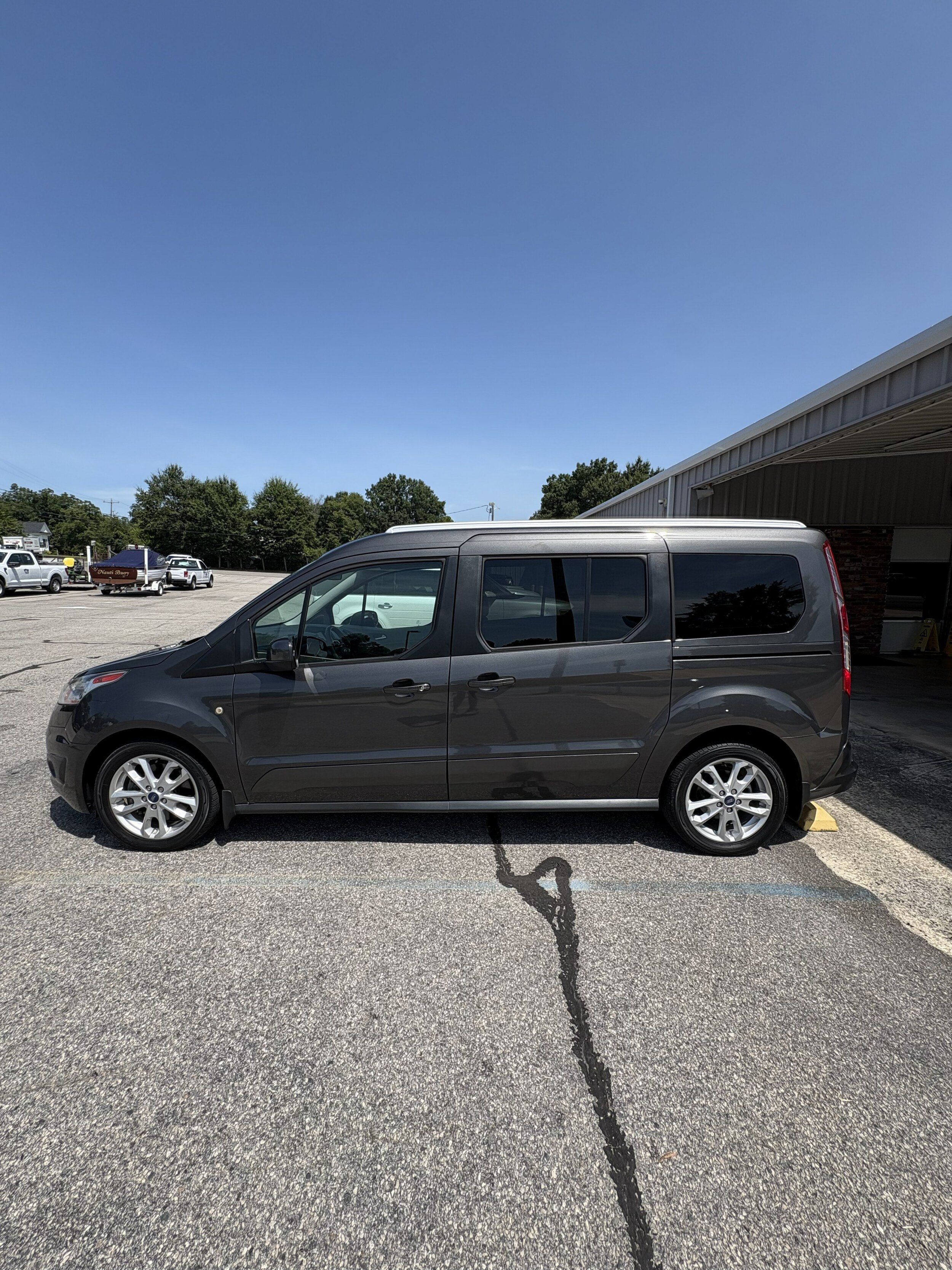 Used 2016 Ford Transit Connect Titanium FWD image 2