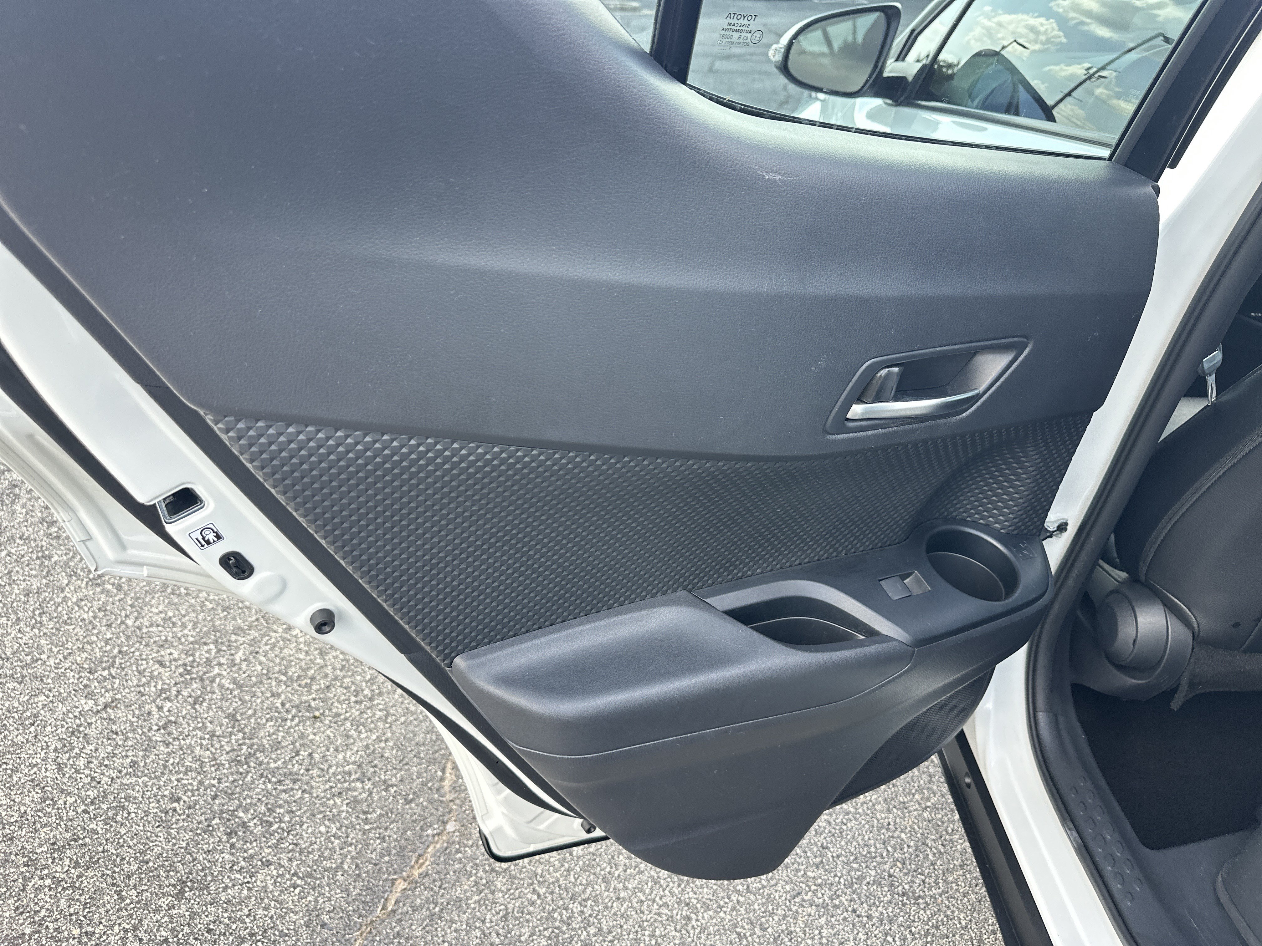 Used 2021 Toyota C-HR XLE FWD image 25