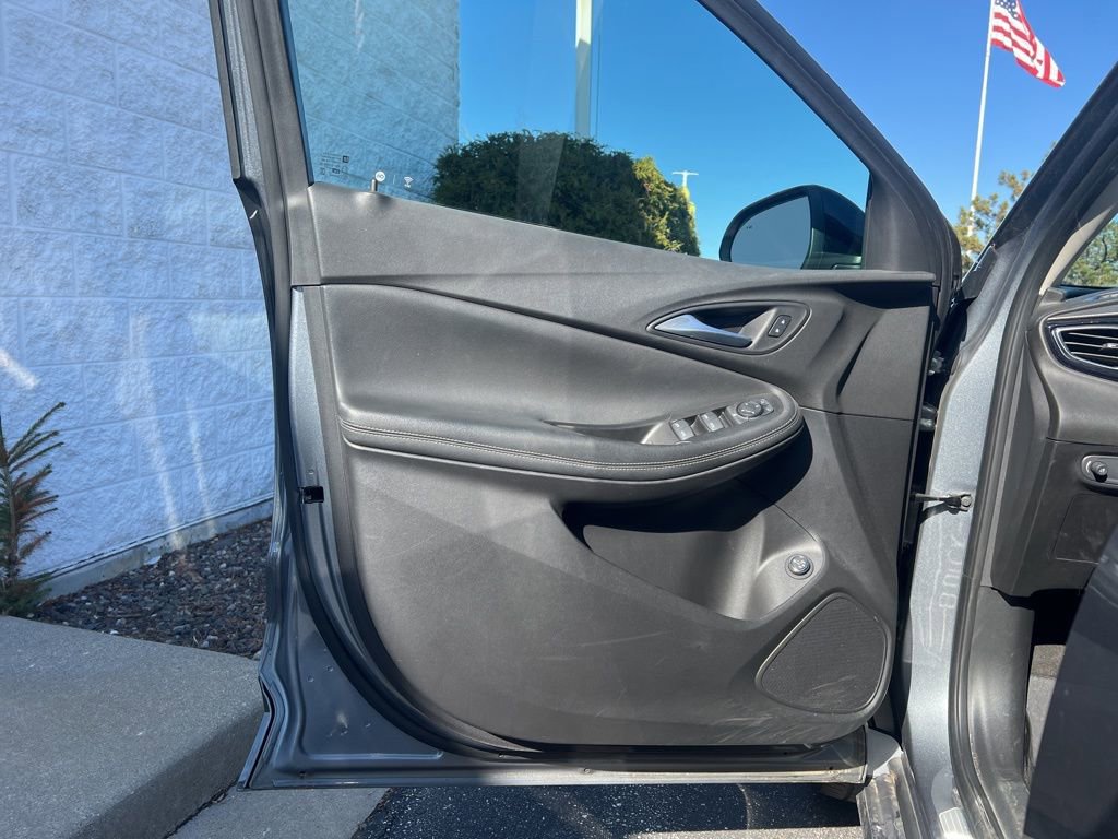 Used 2021 Buick Encore GX Select w/ Experience Buick Package image 9