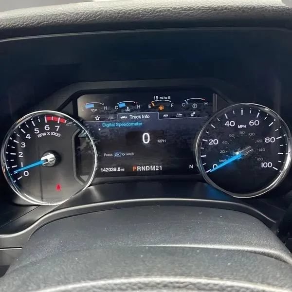 Used 2017 Ford F250 Lariat w/ Chrome Package AWD/4WD image 28