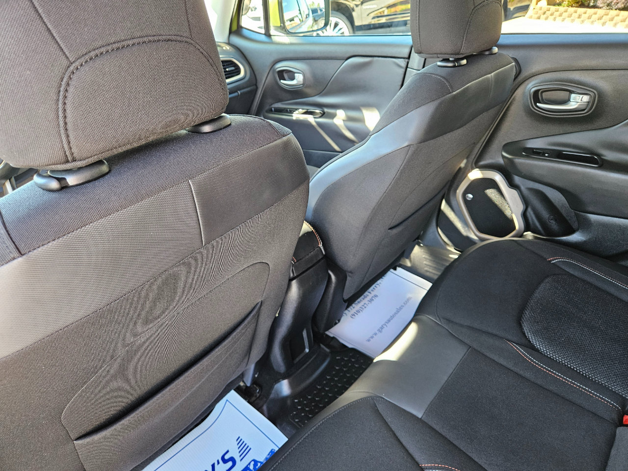 Used 2016 Jeep Renegade 75th Anniversary image 19