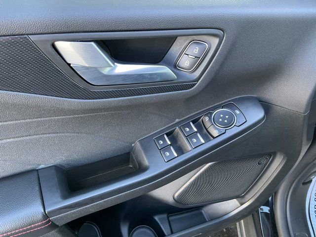 Used 2025 Ford Escape ST-Line image 16