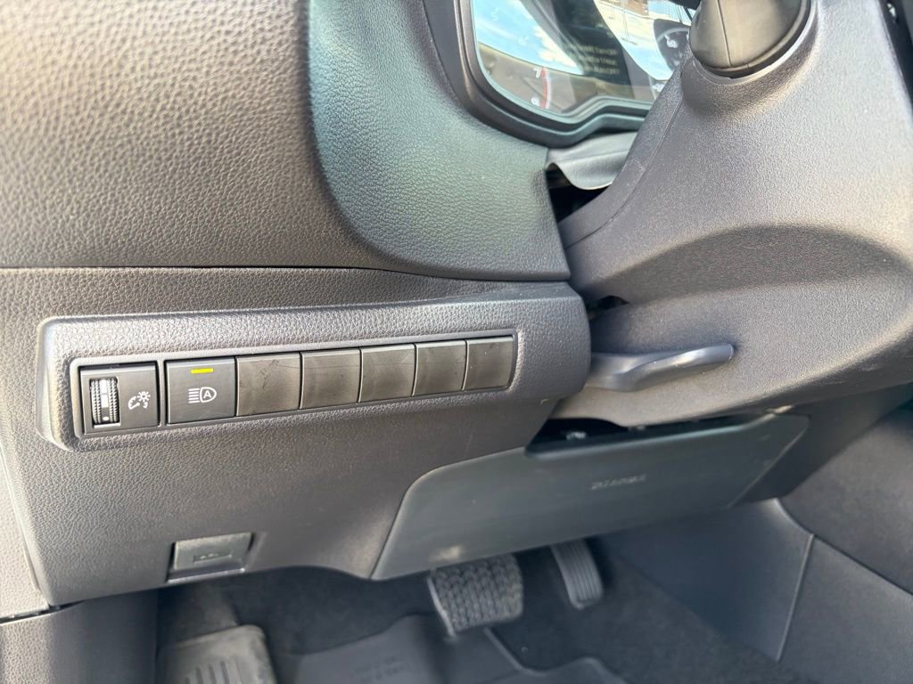 Used 2025 Toyota Corolla LE w/ LE Premium Package image 32