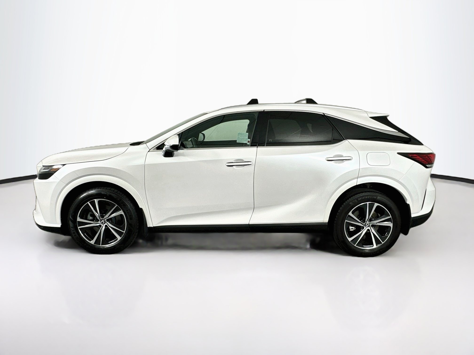 Used 2024 Lexus RX 350 FWD w/ Technology Package image 4