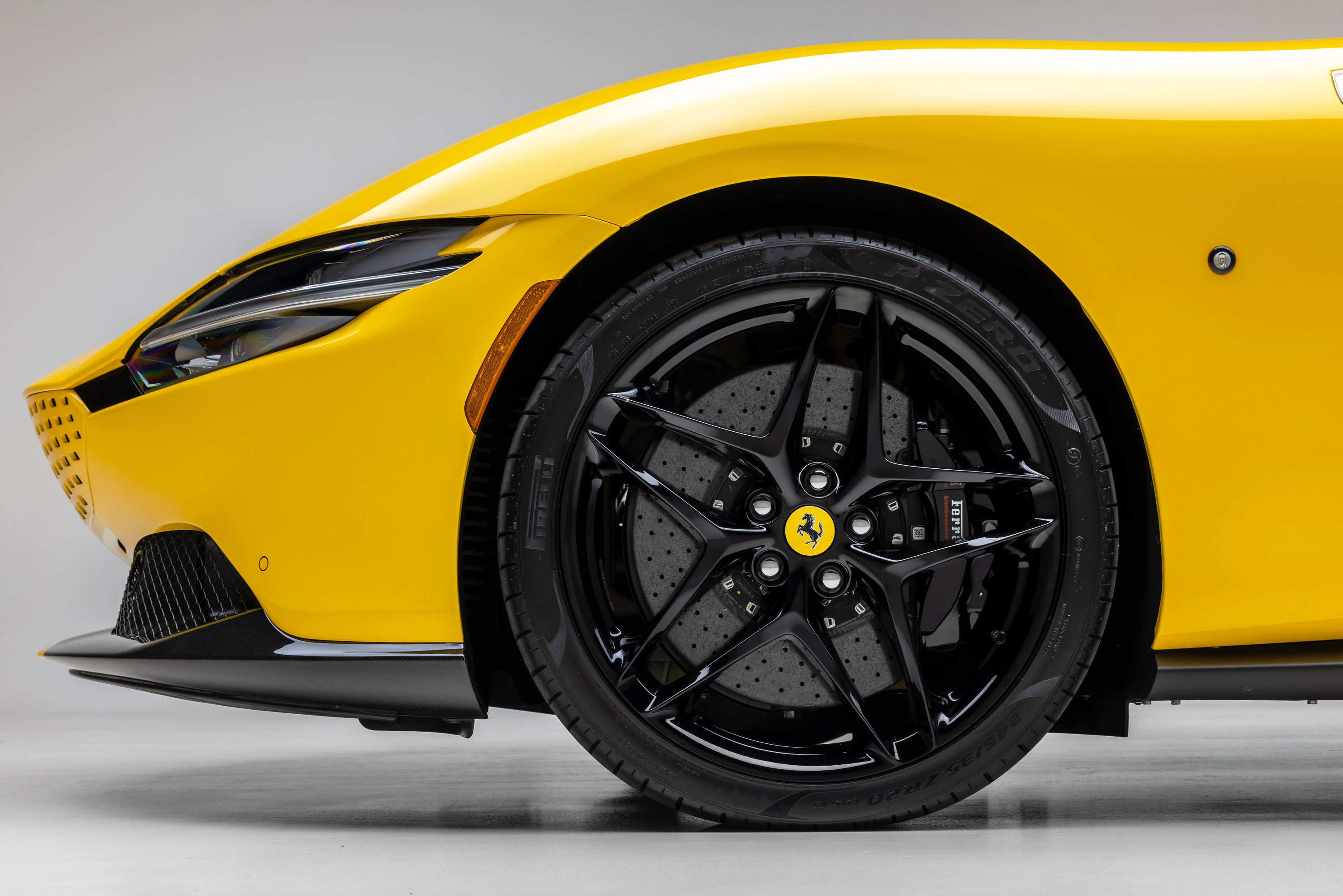 Certified 2025 Ferrari Roma Spider image 18