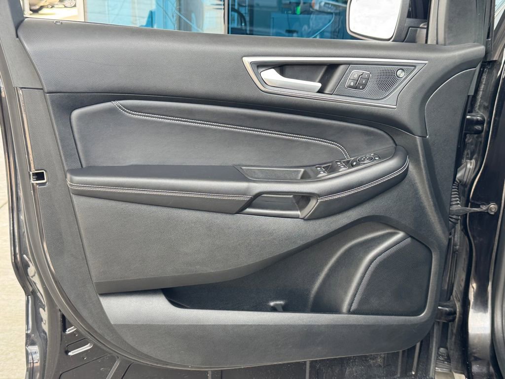 Used 2024 Ford Edge Titanium AWD/4WD image 15