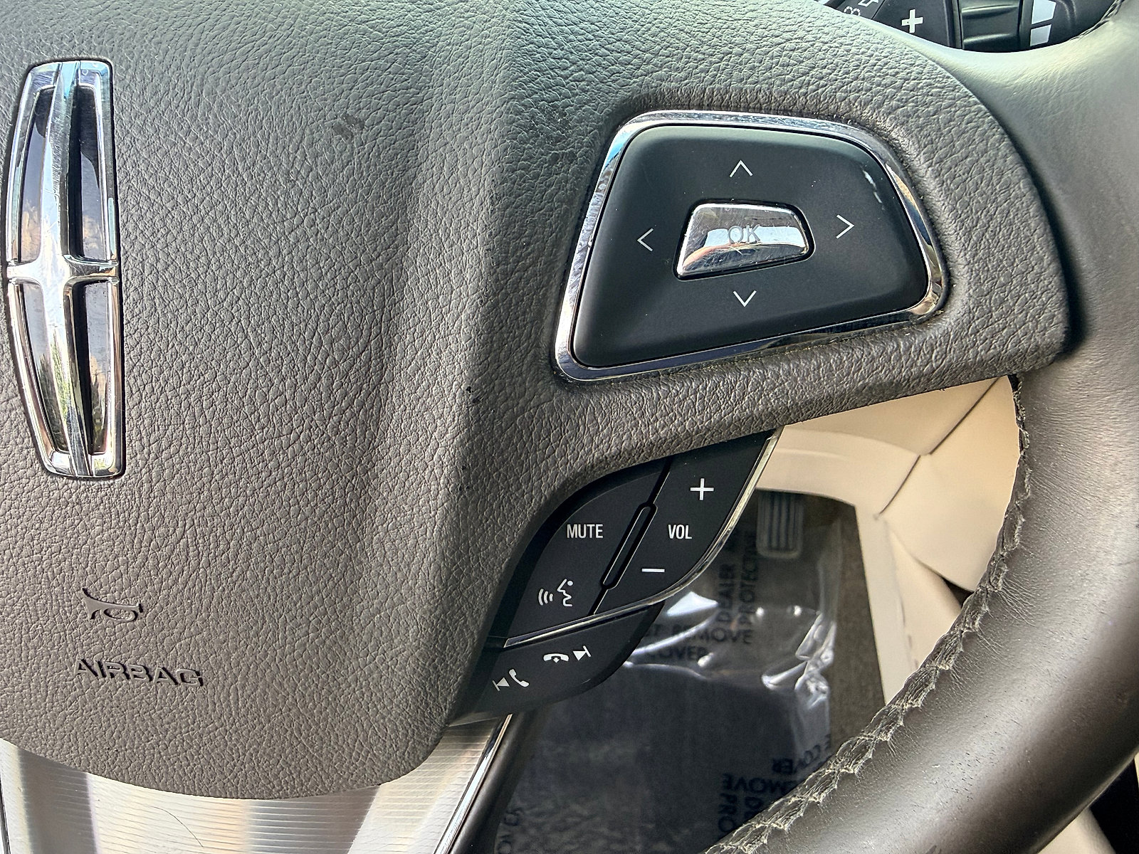 Used 2017 Lincoln MKX Reserve w/ Luxury Package AWD/4WD image 21