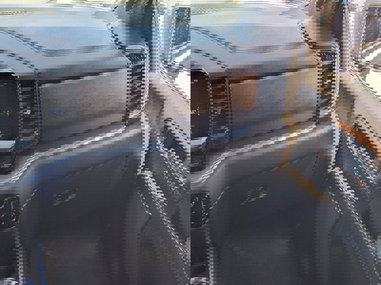 Used 2023 Chevrolet Silverado 1500 High Country w/ Technology Package image 18