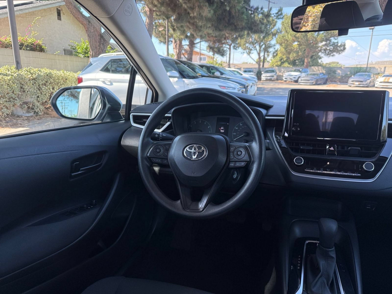 Used 2025 Toyota Corolla LE FWD image 30