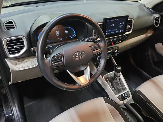 Used 2025 Hyundai Venue SEL image 20