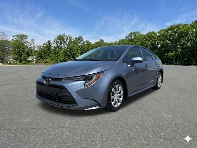 Used 2025 Toyota Corolla LE FWD image 4
