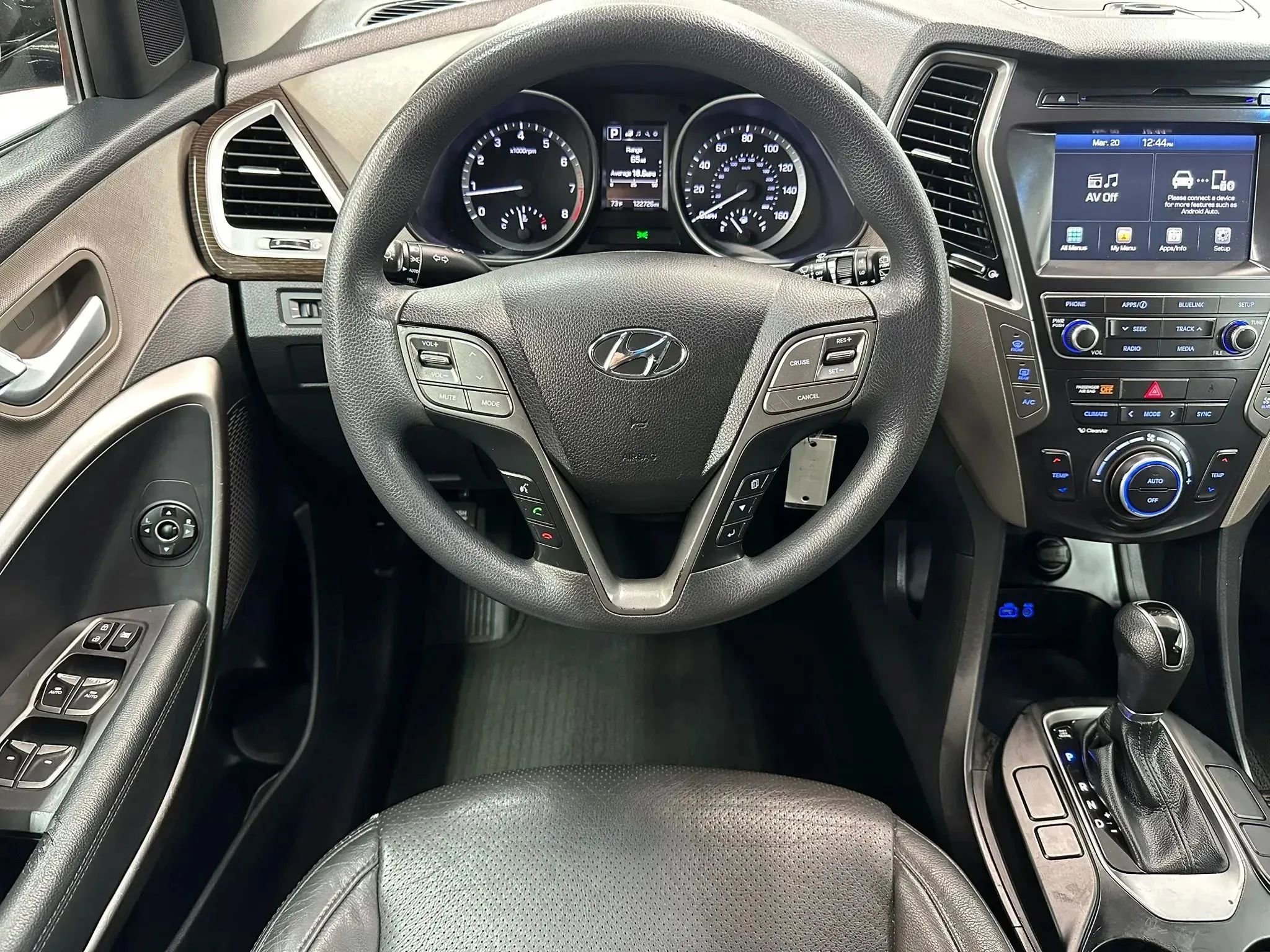 Used 2017 Hyundai Santa Fe SE AWD/4WD image 22