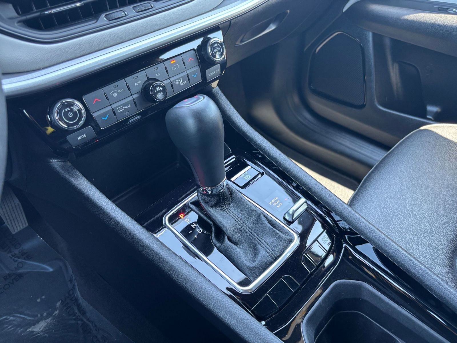 Used 2025 Jeep Compass Limited AWD/4WD image 42