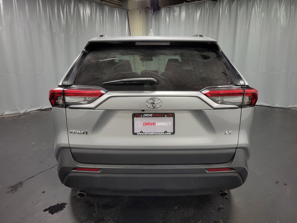 Used 2020 Toyota RAV4 LE image 7
