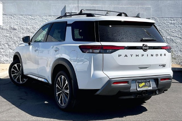 New 2026 Nissan Pathfinder Platinum AWD/4WD image 2