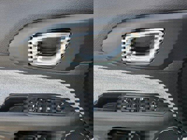 New 2026 Jeep Compass Latitude image 10