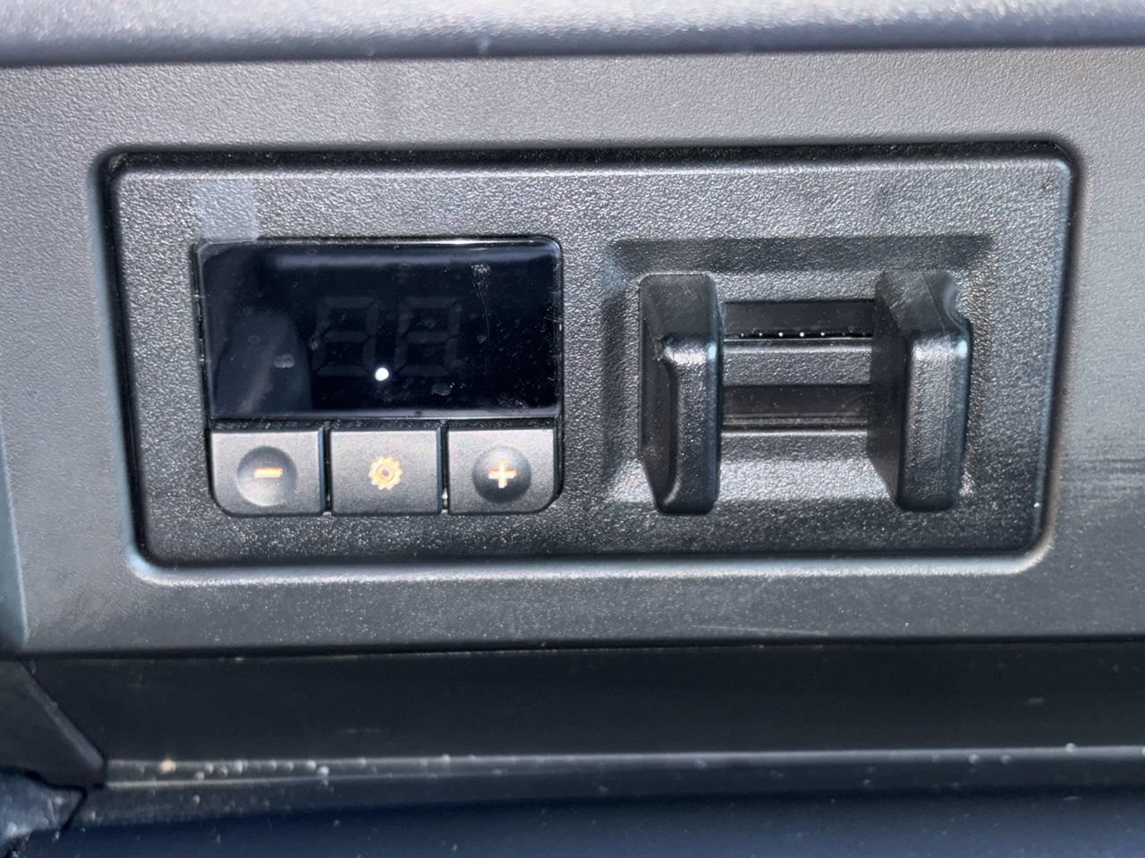 Used 2021 Nissan Titan PRO-4X w/ Pro-4x Convenience Package AWD/4WD image 15