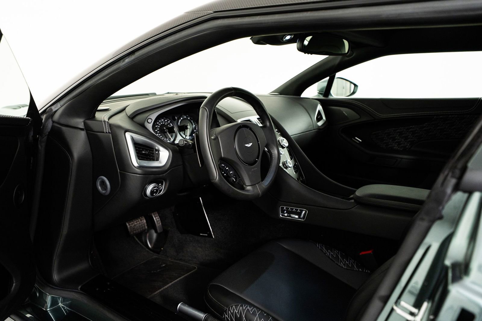 Used 2019 Aston Martin Vanquish Zagato image 25