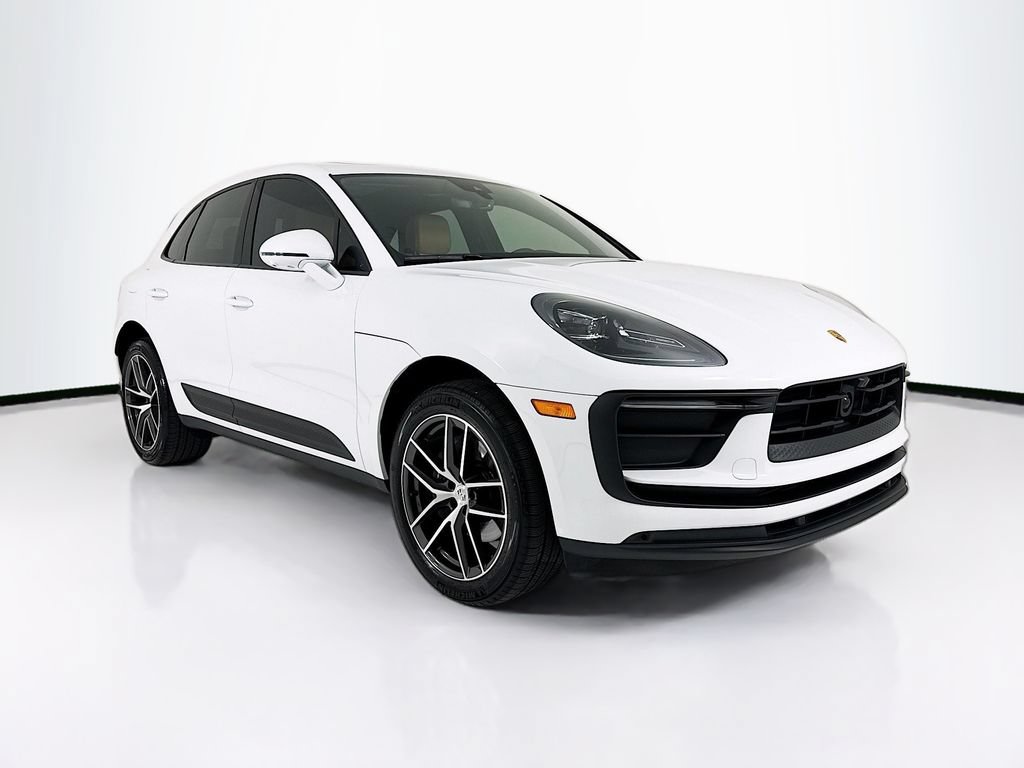 Used 2025 Porsche Macan AWD/4WD image 7