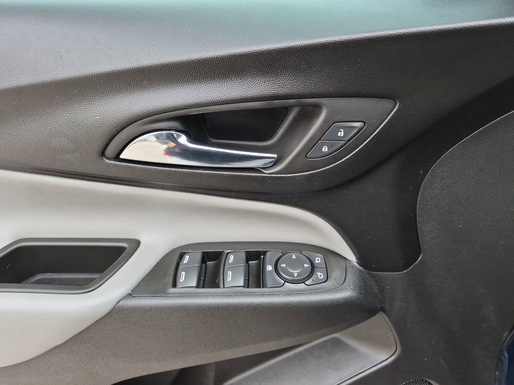 Used 2022 Chevrolet Equinox LS w/ Driver Confidence II Package image 13