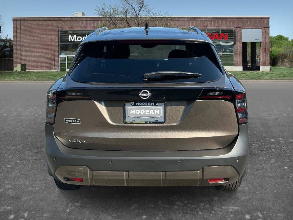 Certified 2026 Nissan Kicks SV FWD image 3