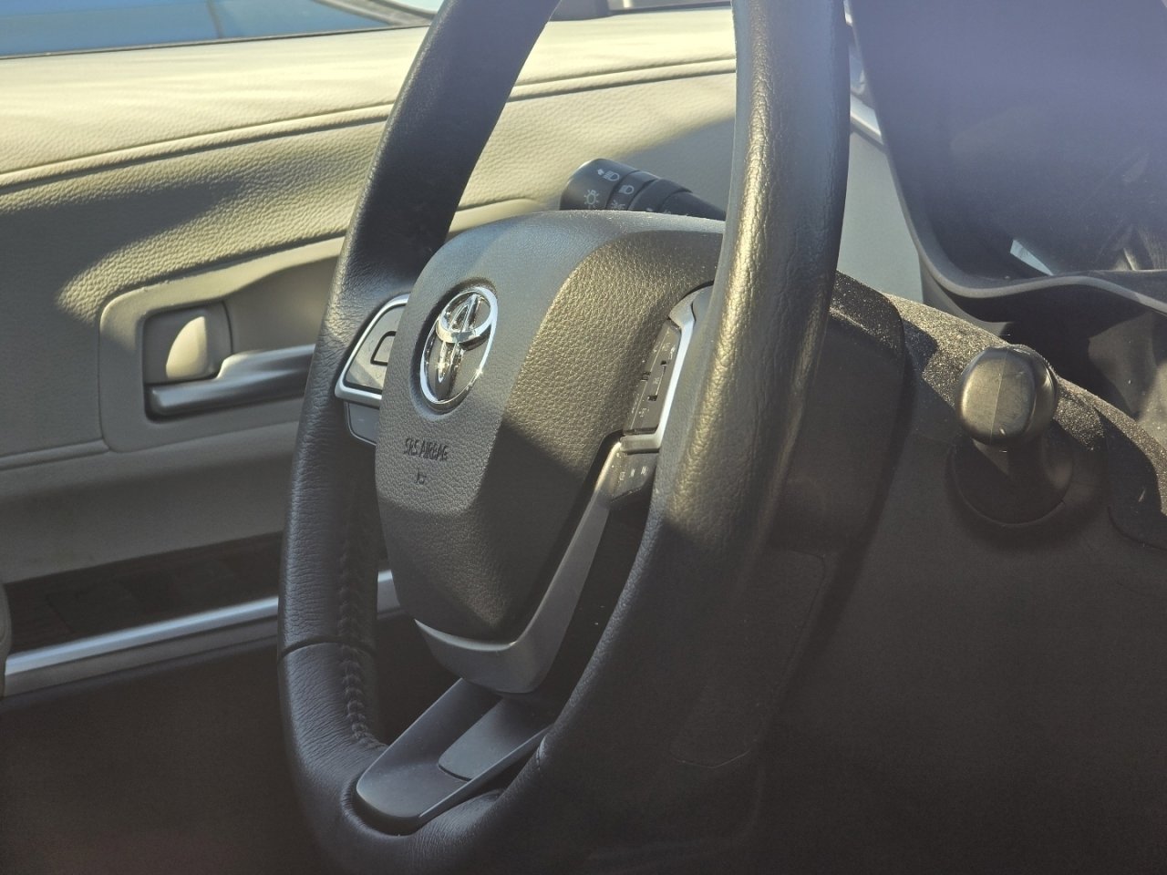 Used 2022 Toyota Sienna XLE image 18