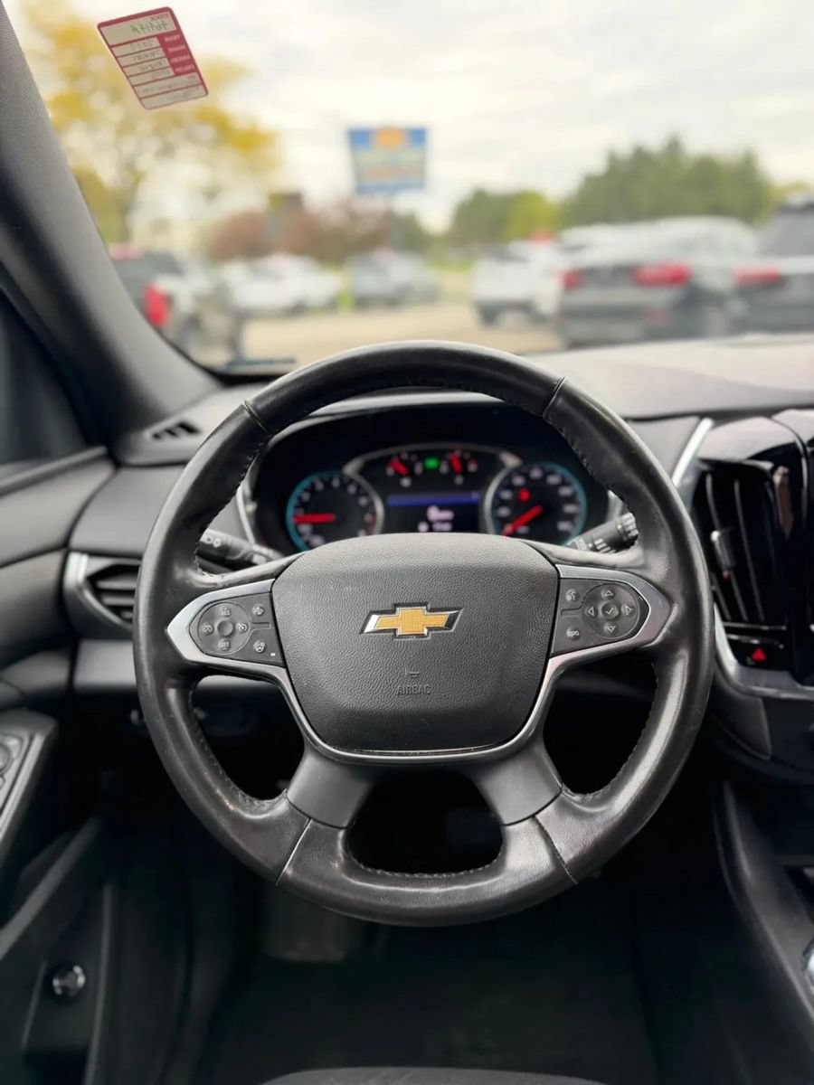 Used 2022 Chevrolet Traverse LT AWD/4WD image 12