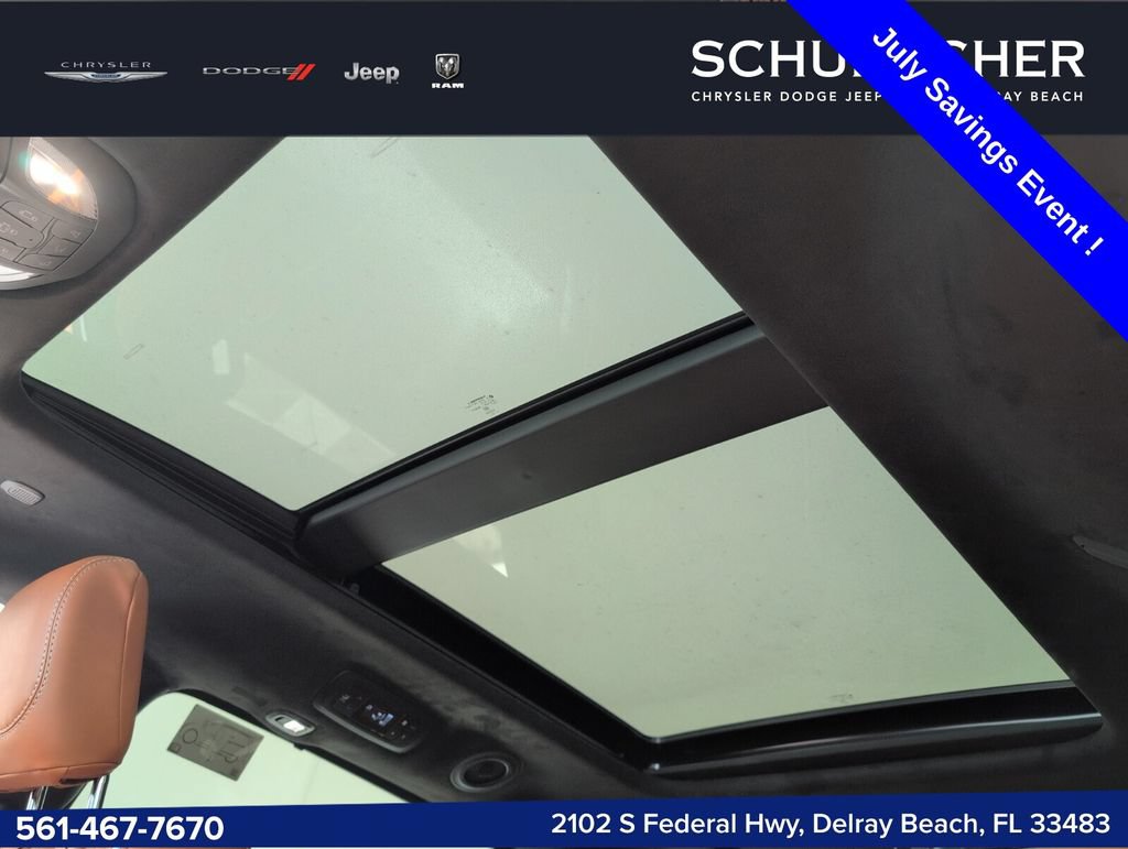 New 2025 Chrysler Pacifica Pinnacle w/ Trailer Tow Group AWD/4WD image 10